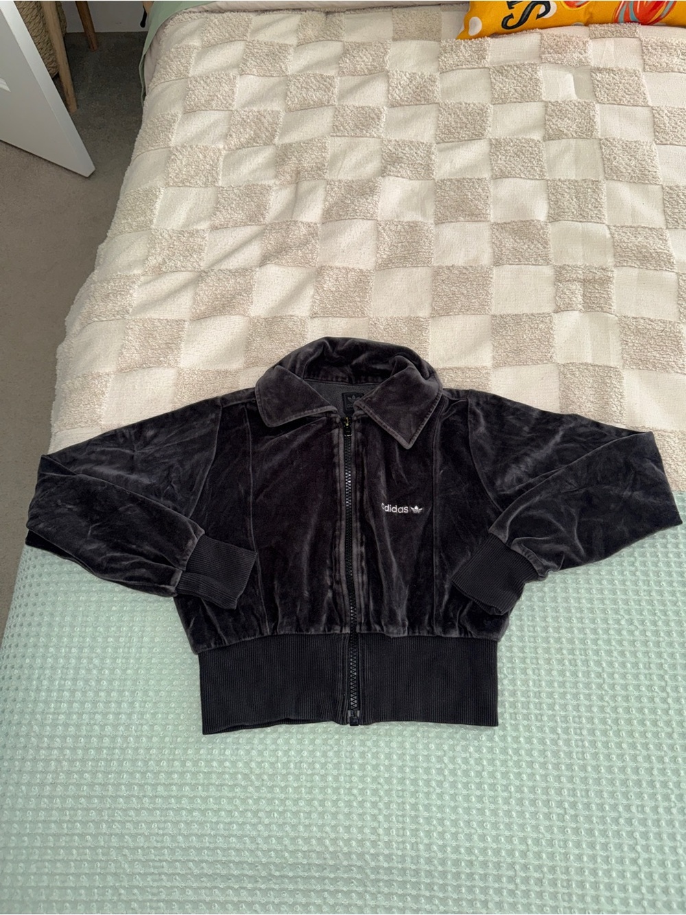 black velvet Adidas Originals velour crop jacket vintage M